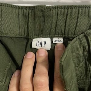 GAP high rise cargo jeans, size 4